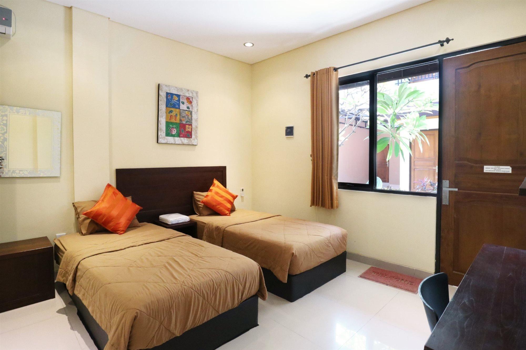 Hotel Dee Mansion Denpasar Exterior foto