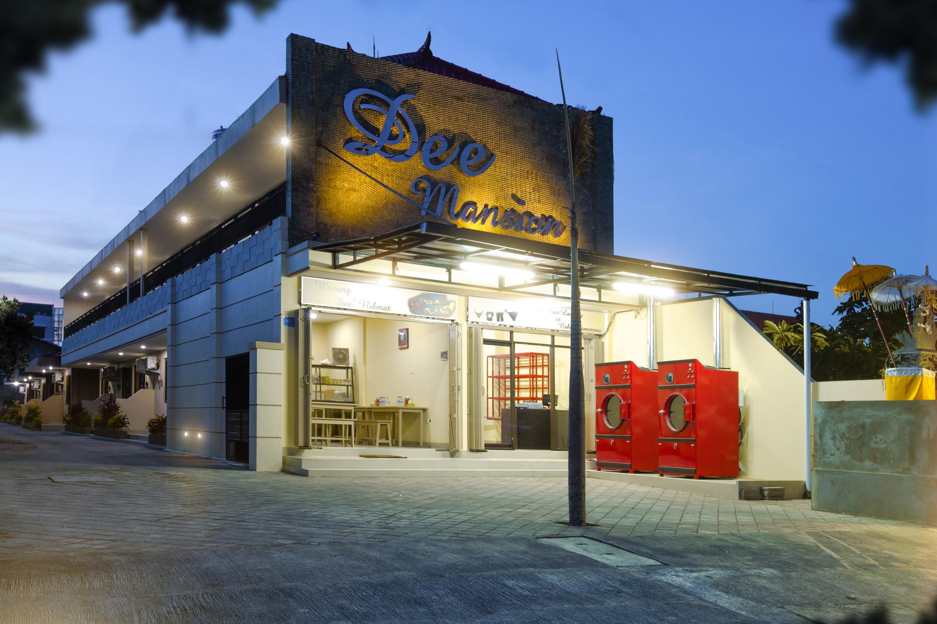 Hotel Dee Mansion Denpasar Exterior foto