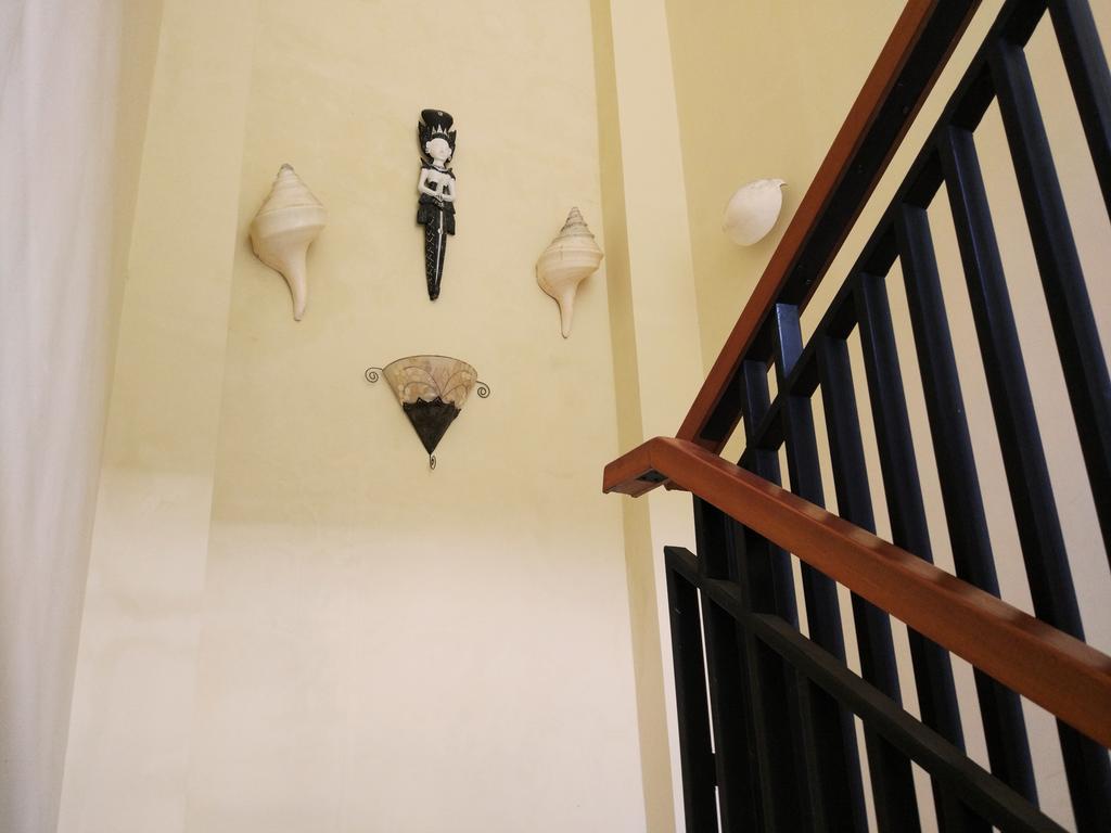 Hotel Dee Mansion Denpasar Exterior foto