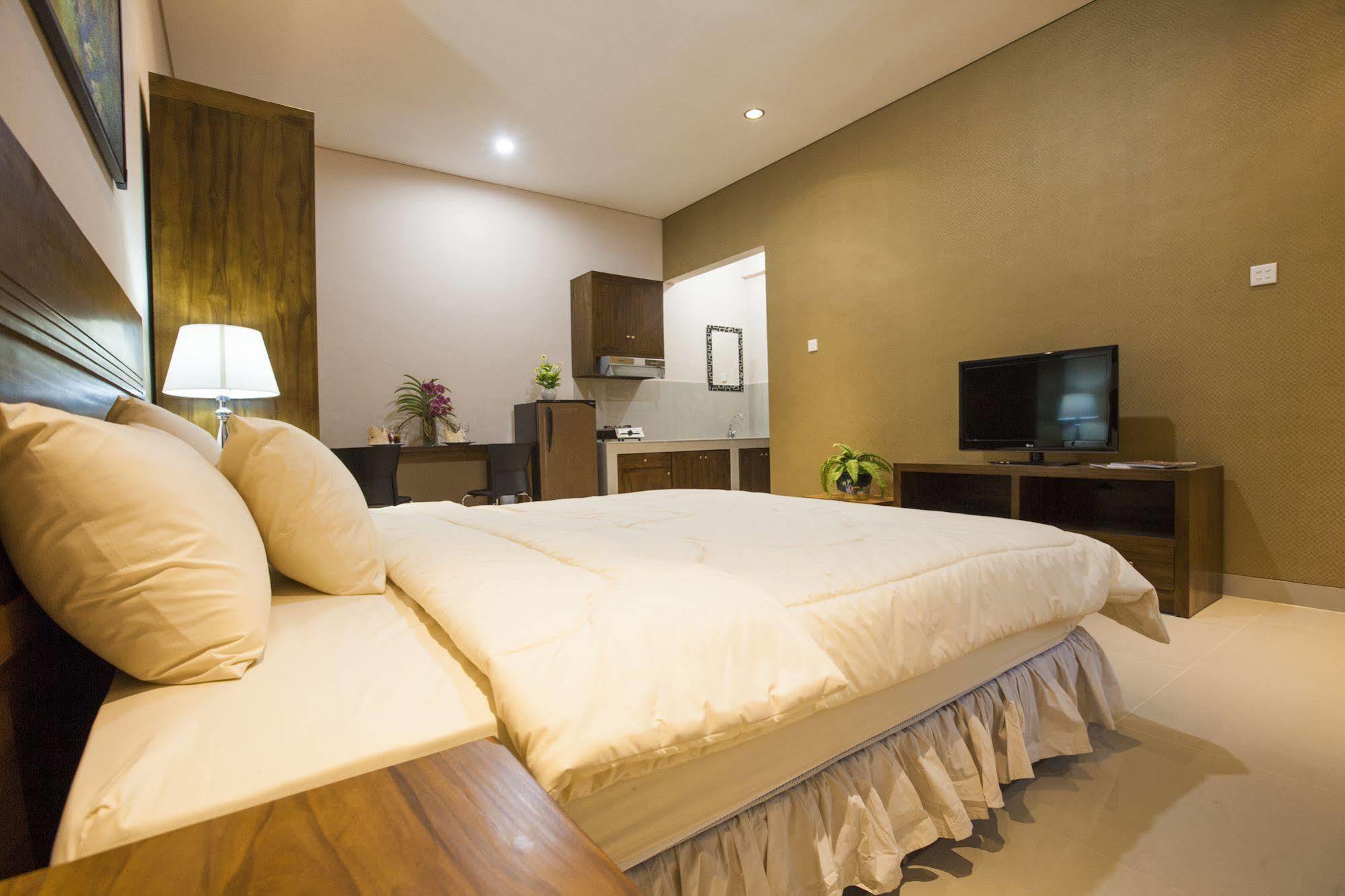 Hotel Dee Mansion Denpasar Exterior foto