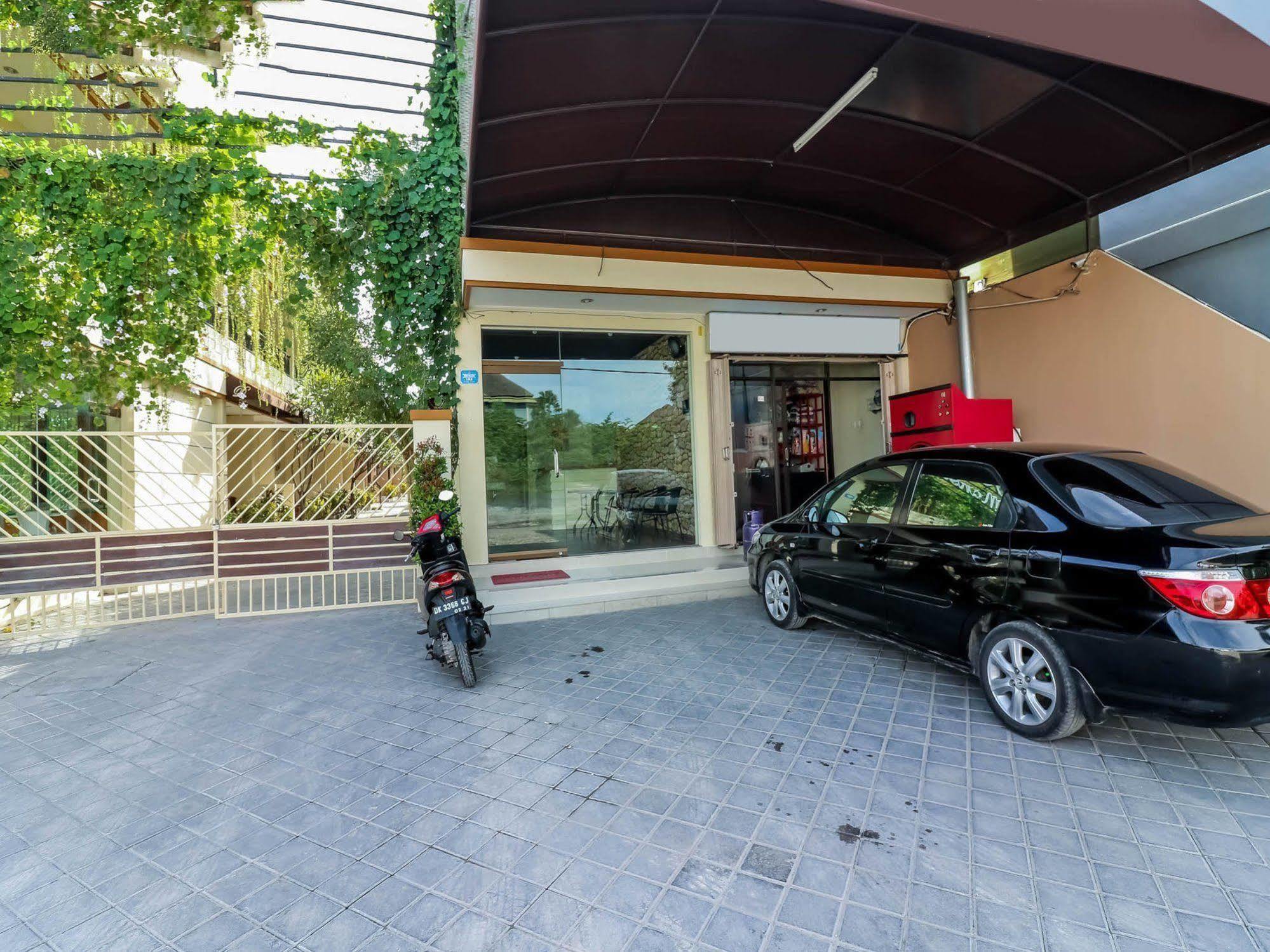 Hotel Dee Mansion Denpasar Exterior foto